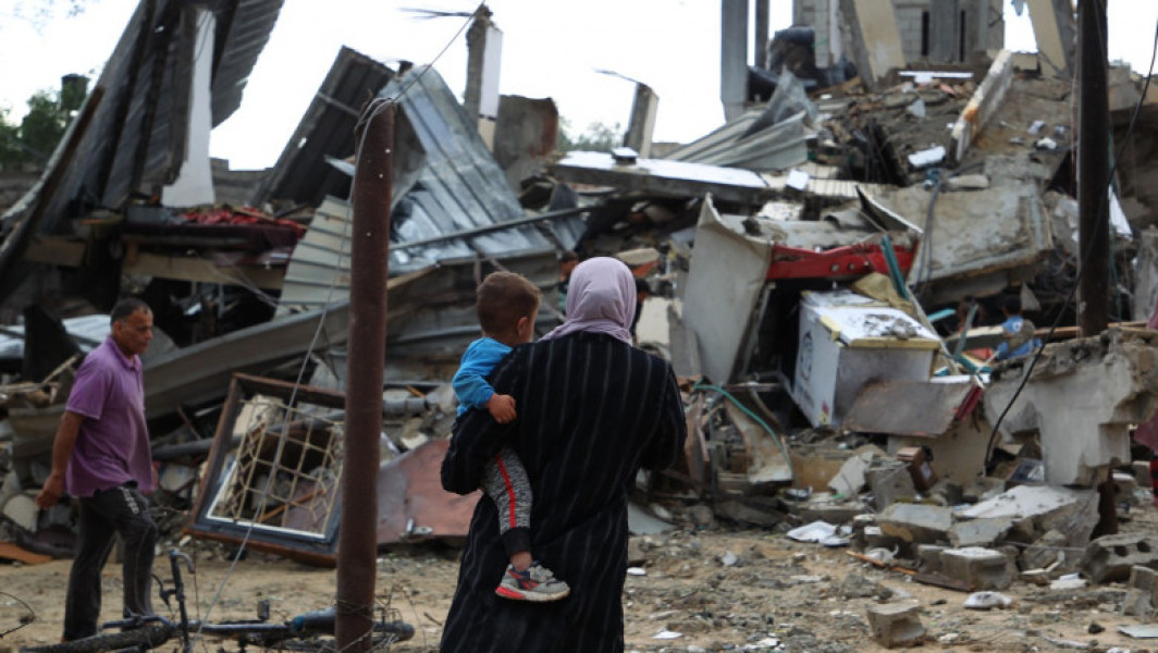 Bombele israeliene au lovit estul oraşului Rafah în timpul evacuării populaţiei