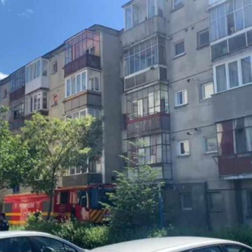 Incendiu într-un apartament din Cluj-Napoca! Șapte locatari s-au autoevacuat după ce un bărbat a fost salvat - VIDEO