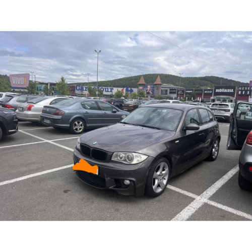 Un BMW se mișcă singur în parcarea VIVO Cluj! Haide la mașină, mesajul unui șofer căutat cu număr de Cluj! FOTO