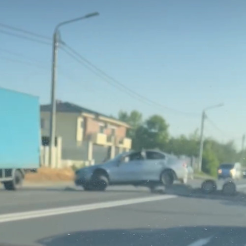 Accidentul de circulație din Jucu cu trei mașini. Traficul este blocat în această dimineață. Poliția investighează cazul. VIDEO inclus