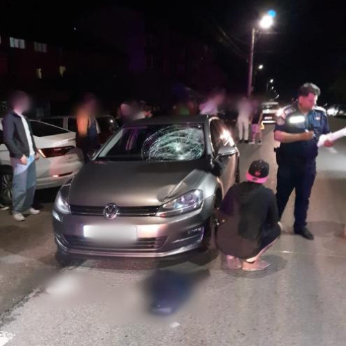 Accident rutier în Cluj - Un bărbat de 40 de ani a fost lovit în timp ce traversa o stradă. Victima a fost transportată la spital cu mai multe traumatisme.