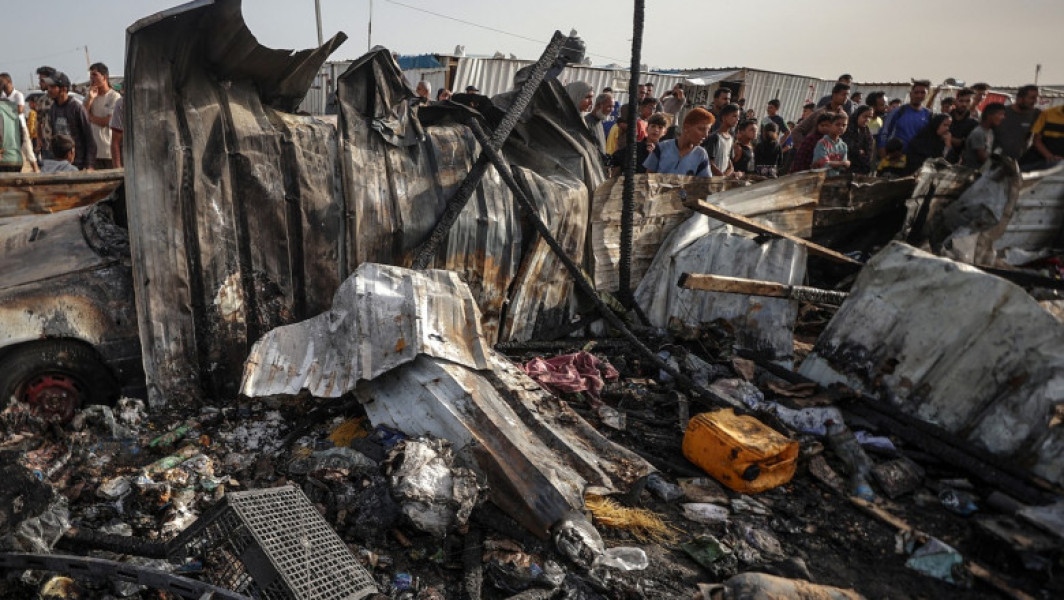 IPOTEZA INFERNALA despre incendiul din Rafah, Gaza - Armata investighează depozitul de arme din cartierul loviturii aeriene