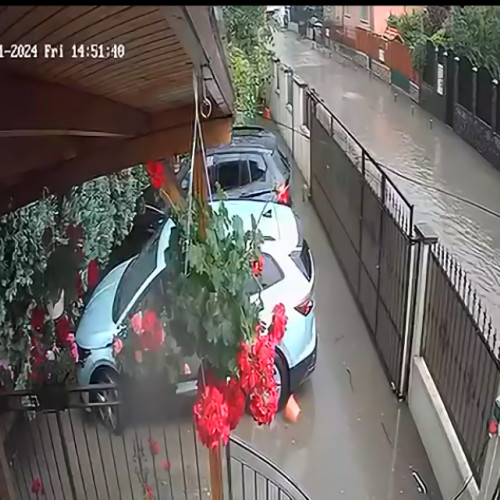 Strada Câmpului din Cluj, complet inundată, a fost transformată în veritabil ”râu”: Mulțumim Primăriei Cluj, indiferentă la sesizările noastre- VIDEO