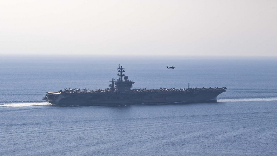 Rebelii Houthi susțin că au atacat cu rachete portavionul american Eisenhower în Marea Roșie