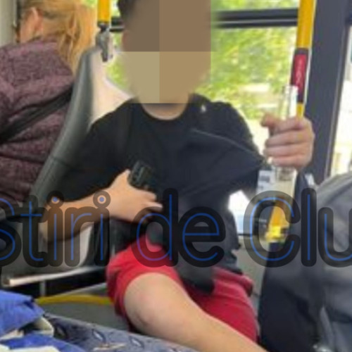 Copil surprins cu sticlă de bere golită în autobuz din Cluj-Napoca - FOTO