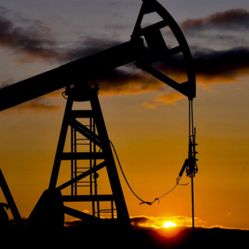 Preţul petrolului a scăzut cu peste 1 dolar. Cotația a ajuns sub 80 de dolari pentru prima oară după 7 februarie