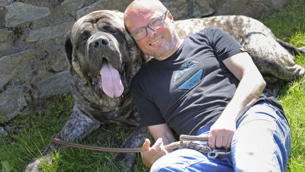Galerie Foto Ce mănâncă Uriáš, un câine care a ajuns la 125 de kilograme și a stabilit un record