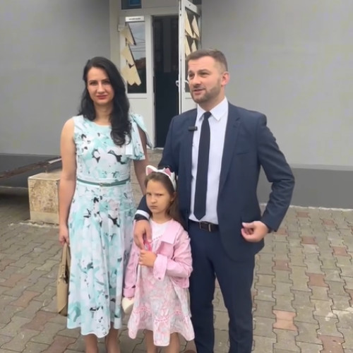 Primarul din Florești a votat împreună cu familia sa