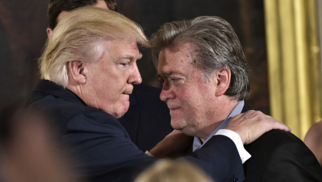 Steve Bannon îl avertizează pe fostul director adjunct al FBI, Andrew McCabe