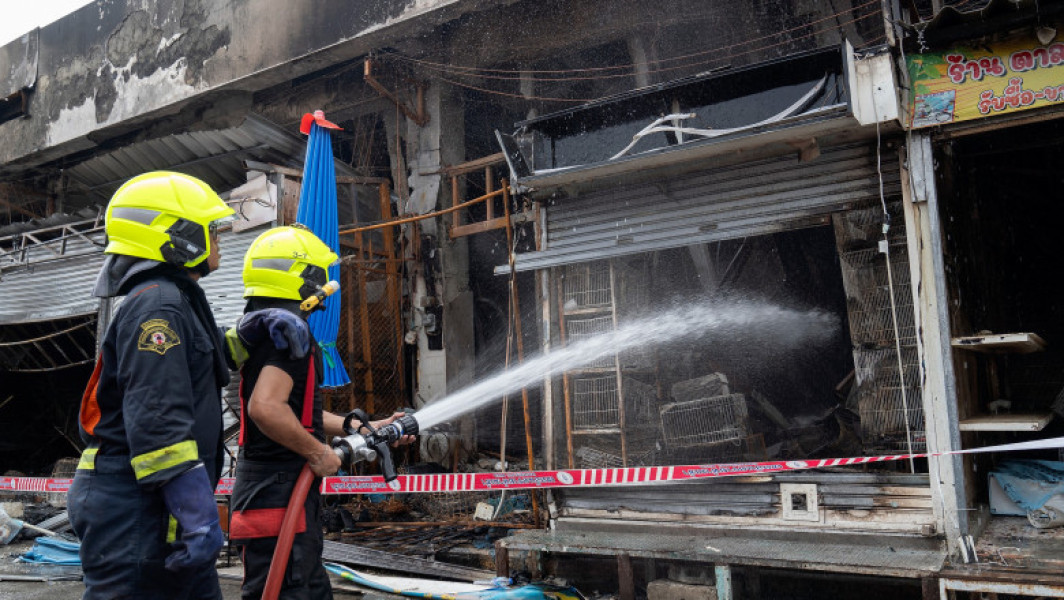 Aproximativ 1.000 de animale ucise într-un incendiu în piața Chatuchak din Bangkok