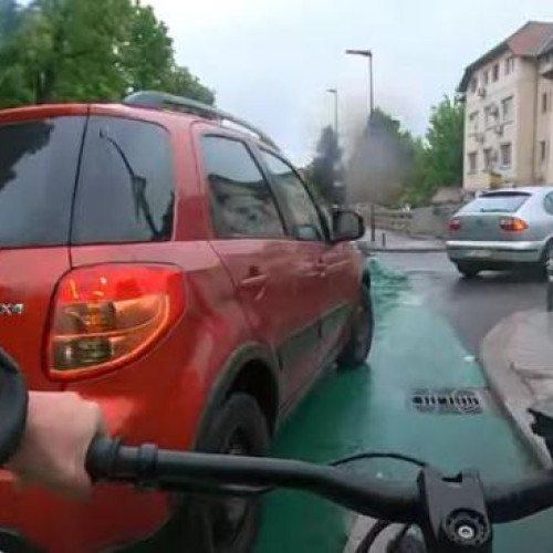 Biciclist clujean documentează problemele din trafic