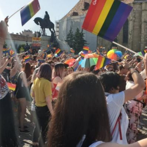 Evenimente simultane în centrul Clujului: Marșul Cluj Pride și Mitingul pentru Familie