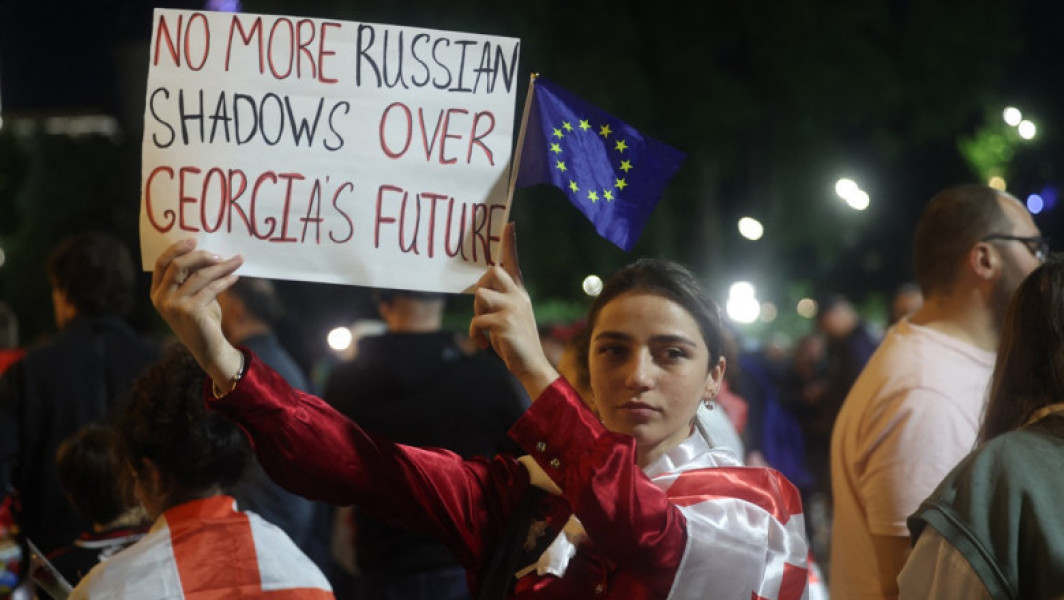 Statele Unite susțin protestele din Georgia, dar nu condamnă acțiunile autorităților armene