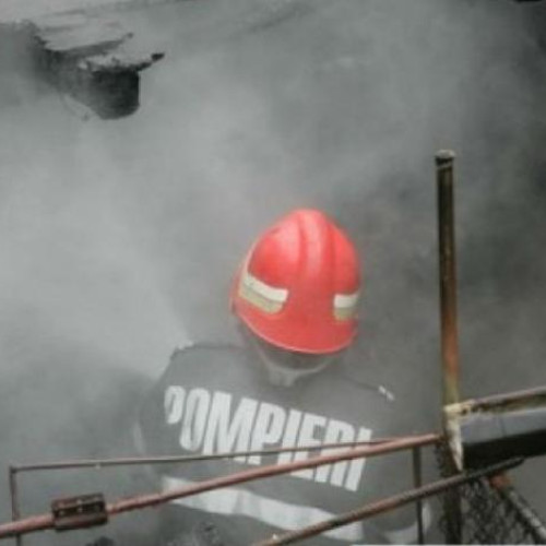 Incendiu în Fizesu Gherlii: Un bărbat transportat la spital cu răni grave