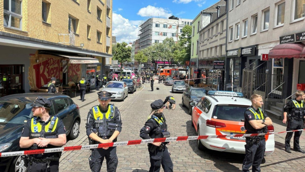 Bărbat împușcat mortal în Hamburg după ce a amenințat polițiștii cu un topor