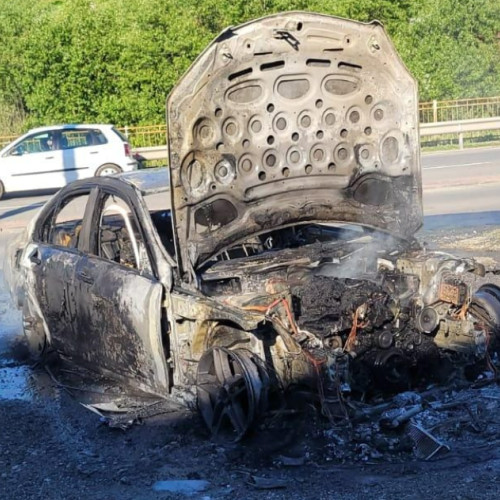 Incendiu la un autoturism în Feleacu