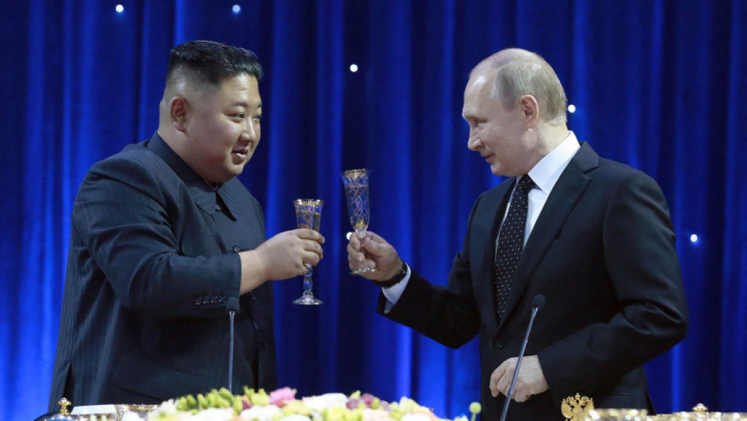 Kim Jong Un așteaptă cu fast vizita lui Vladimir Putin la Phenian