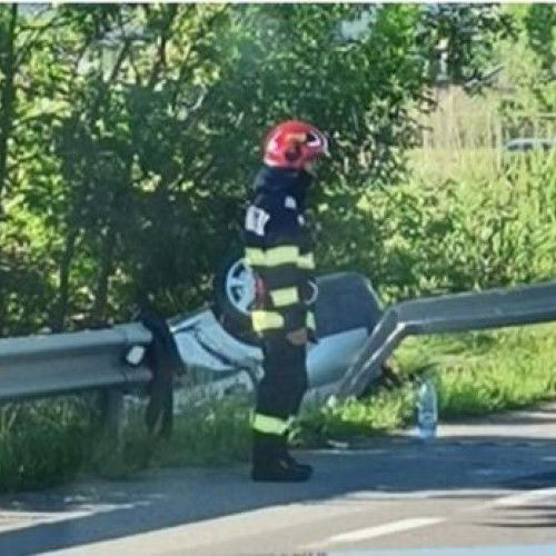 Accident rutier la ieșirea din Dej: două persoane transportate la spital