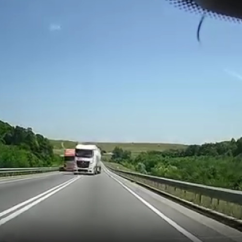 Accident rutier evitat la limită în Cluj: Un camion pe contrasens