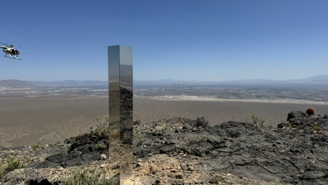 Monolit misterios descoperit în deșertul din apropierea orașului Las Vegas