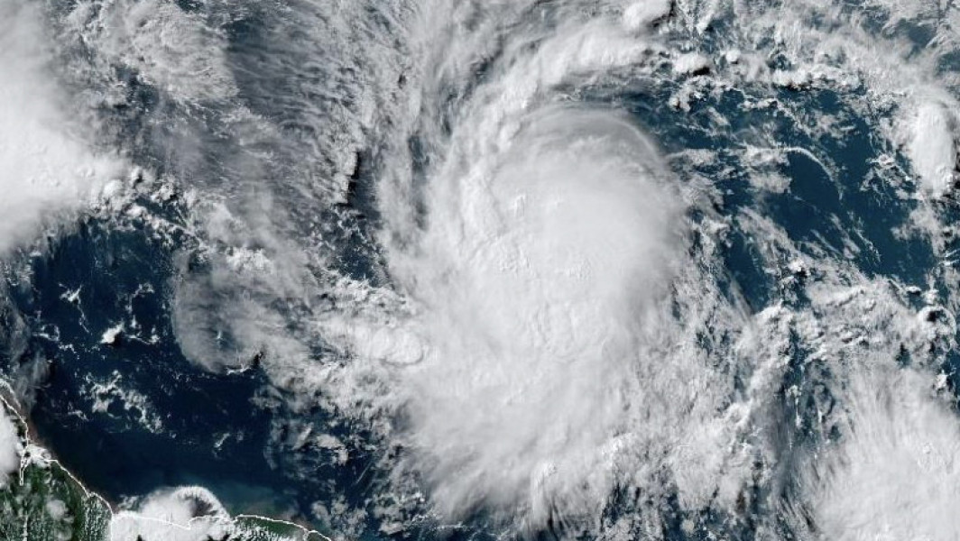 Uraganul Beryl, amenințare catastrofală pentru Caraibe, atinge categoria 5