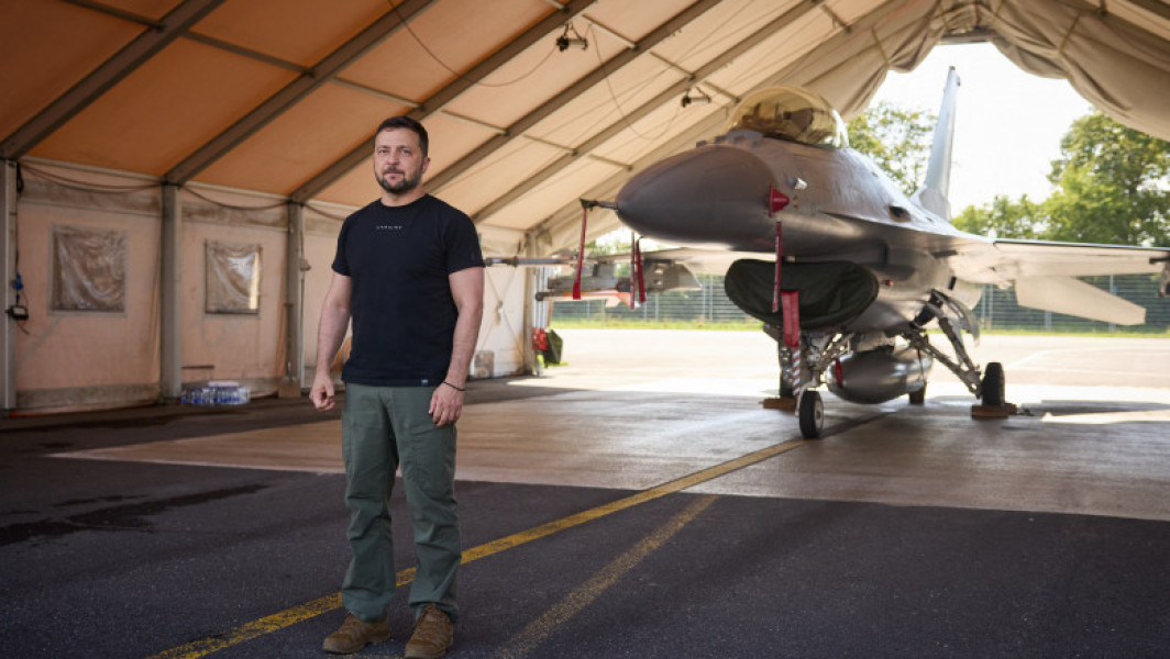 Olanda va livra Ucrainei primul avion de luptă F-16