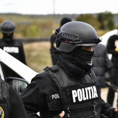 Percheziții domiciliare în Cluj și Maramureș, la persoane bănuite de camătă și șantaj. Trei persoane au fost reținute - FOTO
